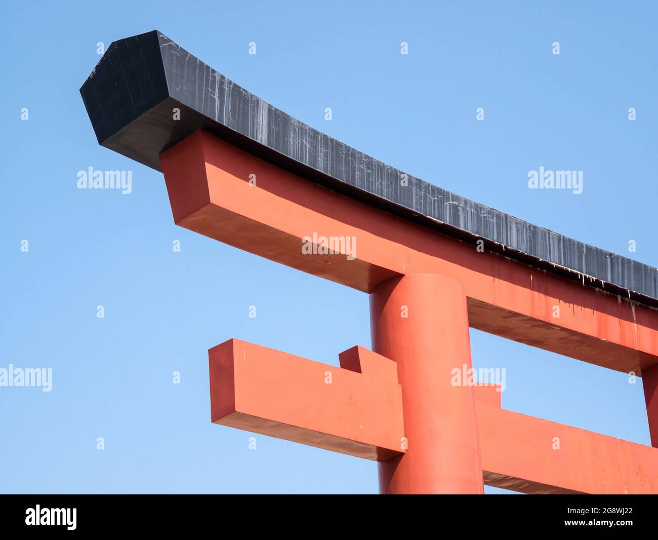 Giapponese Shinto Shintoh Gate del tempio di Hase a Kamakura, Giappone Foto Stock