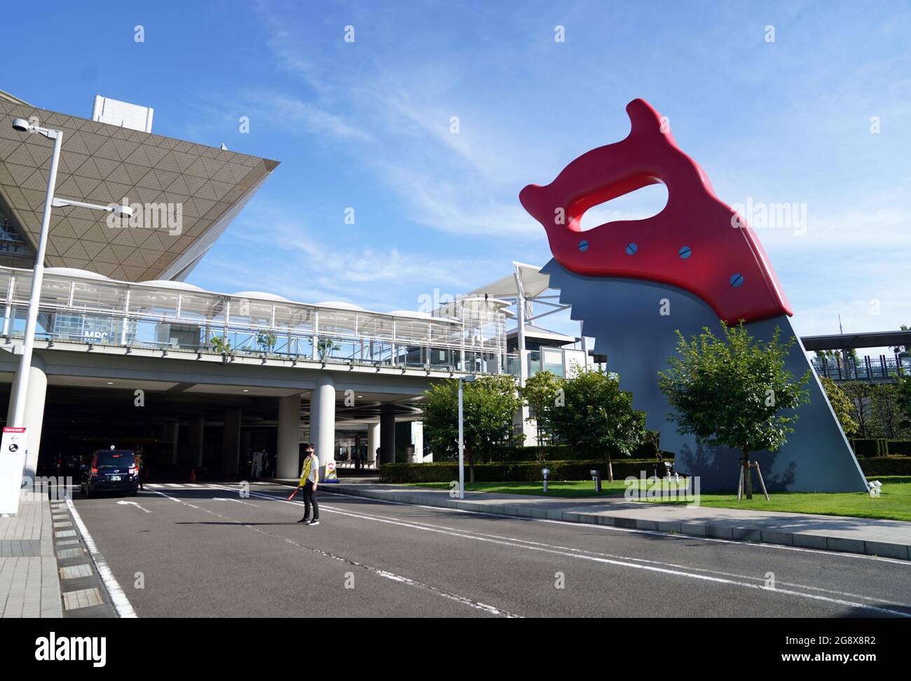 Fuori dal Tokyo Big Sight, ora sede del MPC in vista dei Giochi Olimpici di Tokyo 2020 in Giappone. Data immagine: Venerdì 23 luglio 2021. Foto Stock