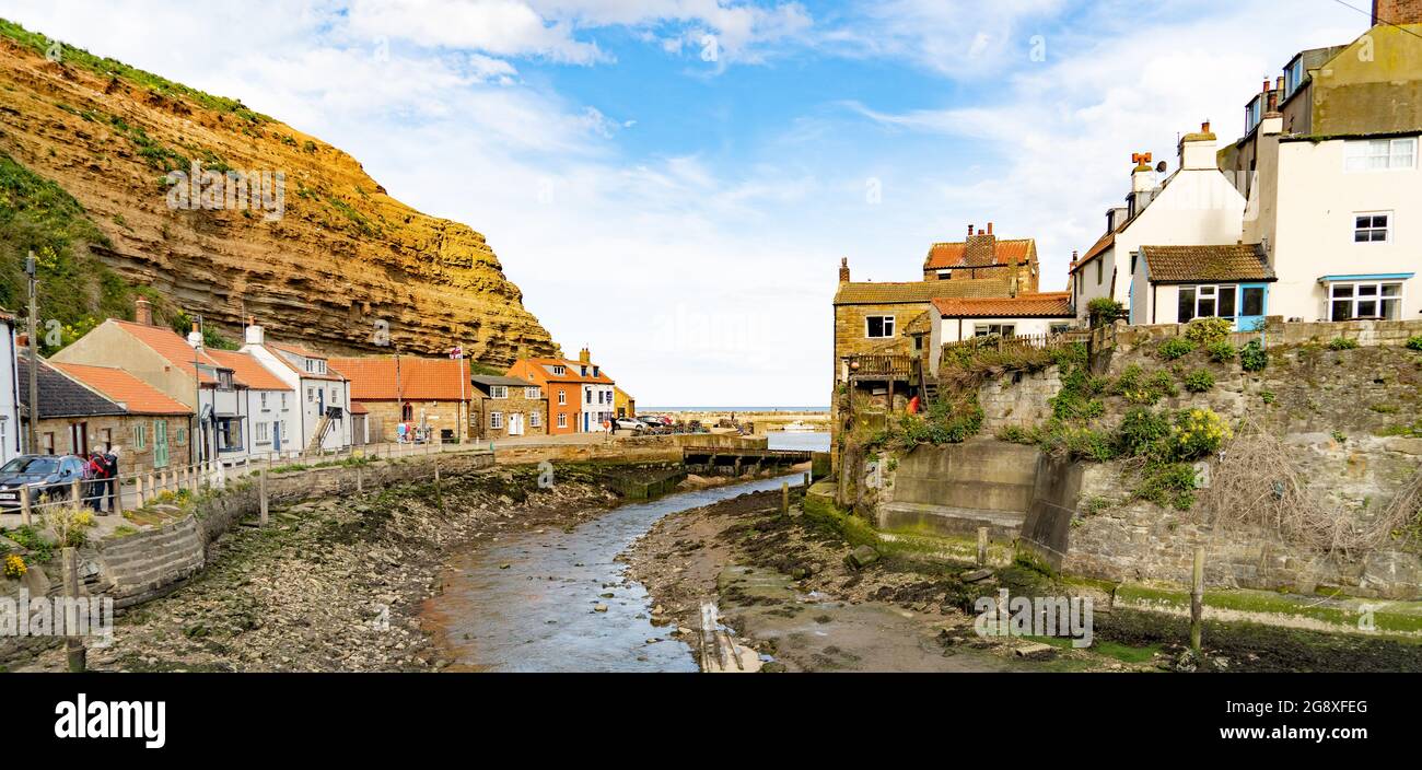 L'estuario di Staithes nel Nord Yorkshire. Foto Stock