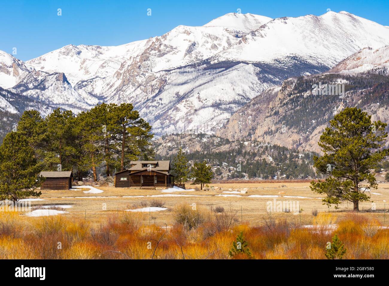 Montagne innevate invernali nel Moraine Park nel Rocky Mountain National Park, Colorado Foto Stock