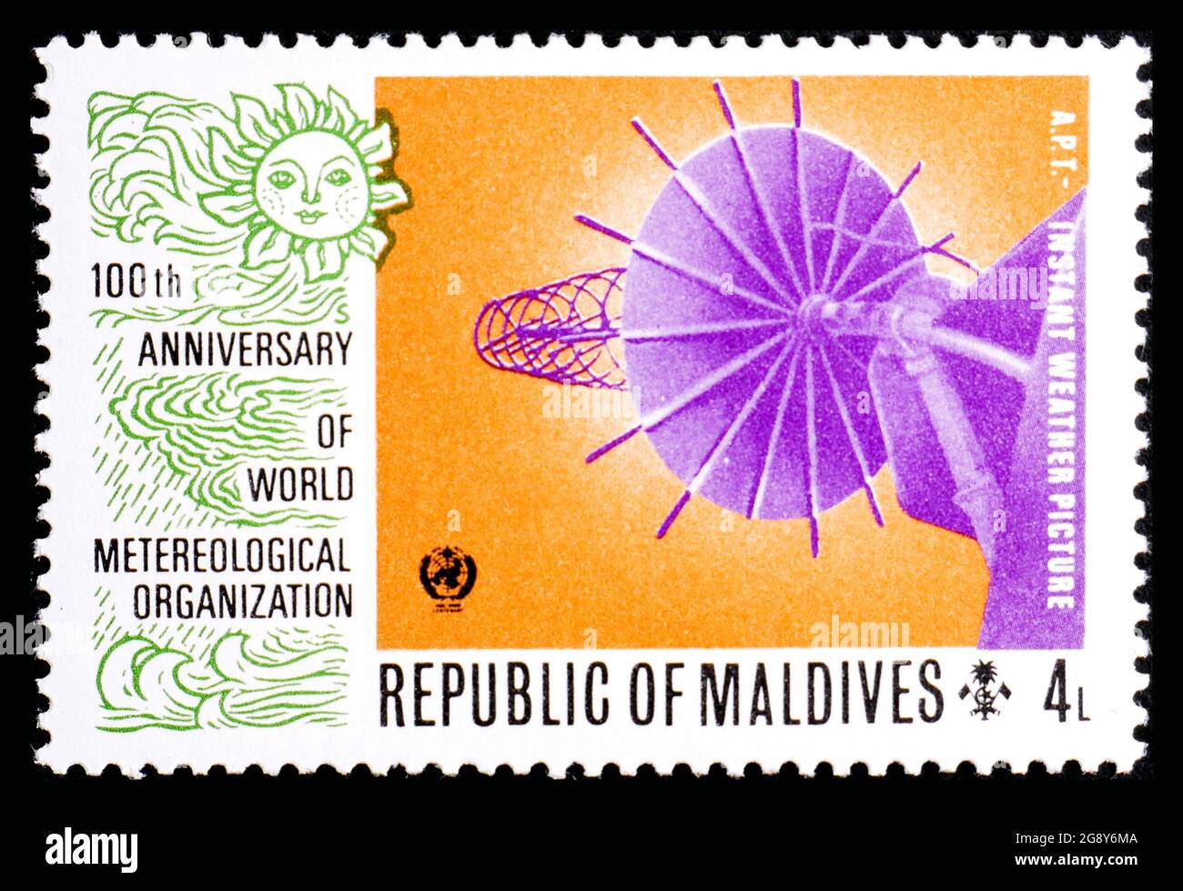 REPUBBLICA DELLE MALDIVE - CIRCA 1973: Un francobollo dalle Maldive mostrando A.P.T. - immagine meteo immediata Foto Stock