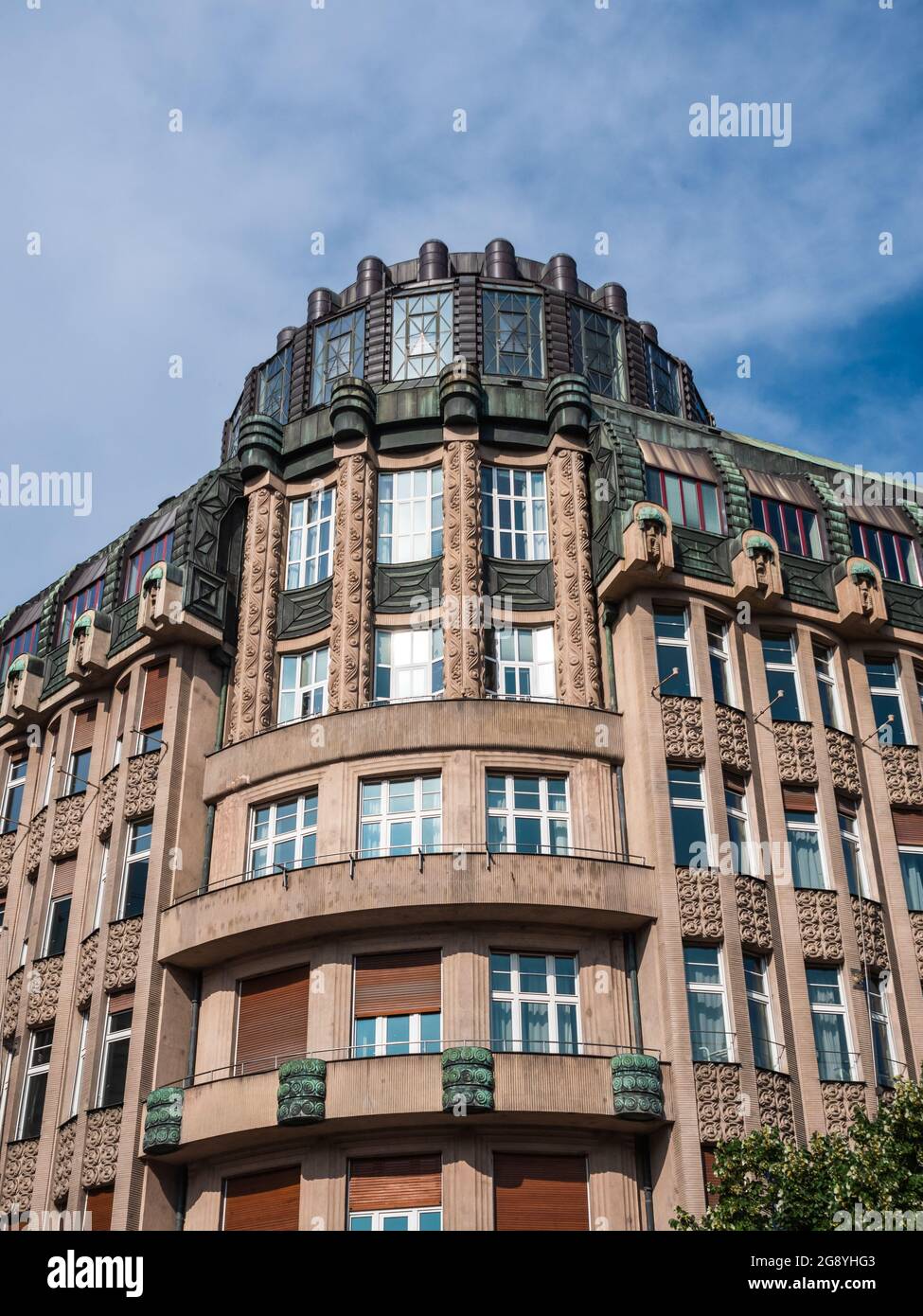 Praga, Repubblica Ceca - 4 luglio 2021: Supich House edificio geometrico in stile Art Nouveau o Palazzo in Piazza Venceslao. Foto Stock