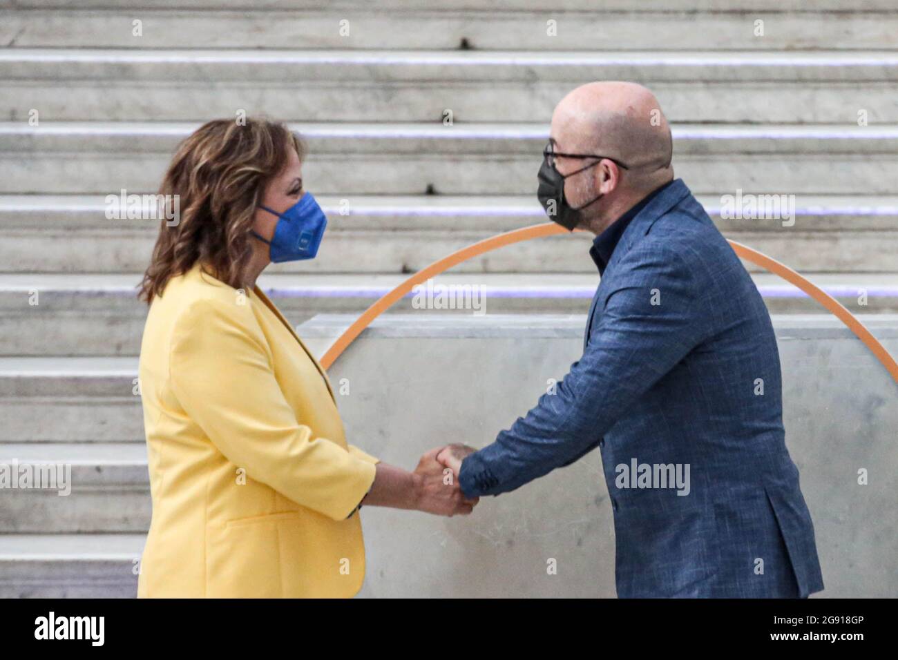 Londra, Inghilterra, Regno Unito. 22 luglio 2021. L'TransitionÂ MinisterÂ RobertoÂ ecologica italiana Cingolani accoglie Martha Delgado Peralta, sottosegretario agli Affari multilaterali e ai diritti umani alla Farnesina messicana. (Immagine di credito: © Sabrina MerollaZUMA Wire) Foto Stock