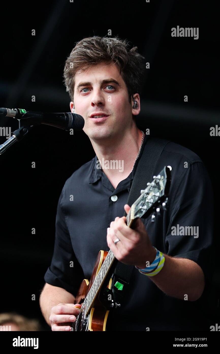 Kieran Shudall di Circa Waves si esibisce sul palco principale durante il primo giorno del Tramlines Festival di, il 23/2021. (Foto di Isaac Parkin/News Images/Sipa USA) Credit: Sipa USA/Alamy Live News Foto Stock