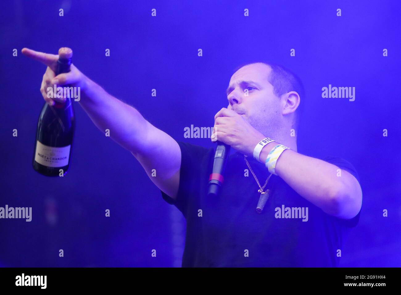 Sheffield, Regno Unito. 23 luglio 2021. Mike Skinner of the Streets si esibisce sul palco principale durante il Day One of Tramlines Festival a Sheffield, Regno Unito, il 23/2021. (Foto di Isaac Parkin/News Images/Sipa USA) Credit: Sipa USA/Alamy Live News Foto Stock