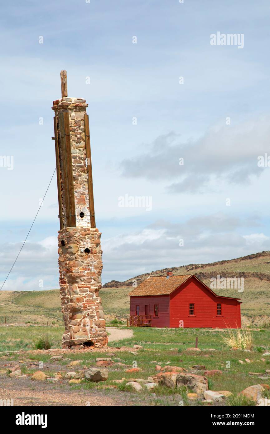 Rovine di Fort Chimney per il quarto edificio principale, Fort Fred Steele state Historic Site, Wyoming Foto Stock