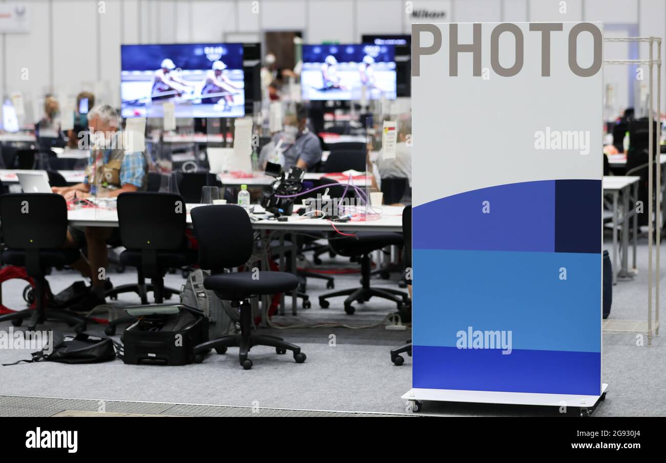 Tokyo, Giappone. 23 luglio 2021. "Foto" è scritto su un supporto per display nel Centro Stampa principale (MPC). Le Olimpiadi di Tokyo 2020 si terranno dal 23.07.2021 al 08.08.2021. Credit: Friso Gentsch/dpa/Alamy Live News Foto Stock