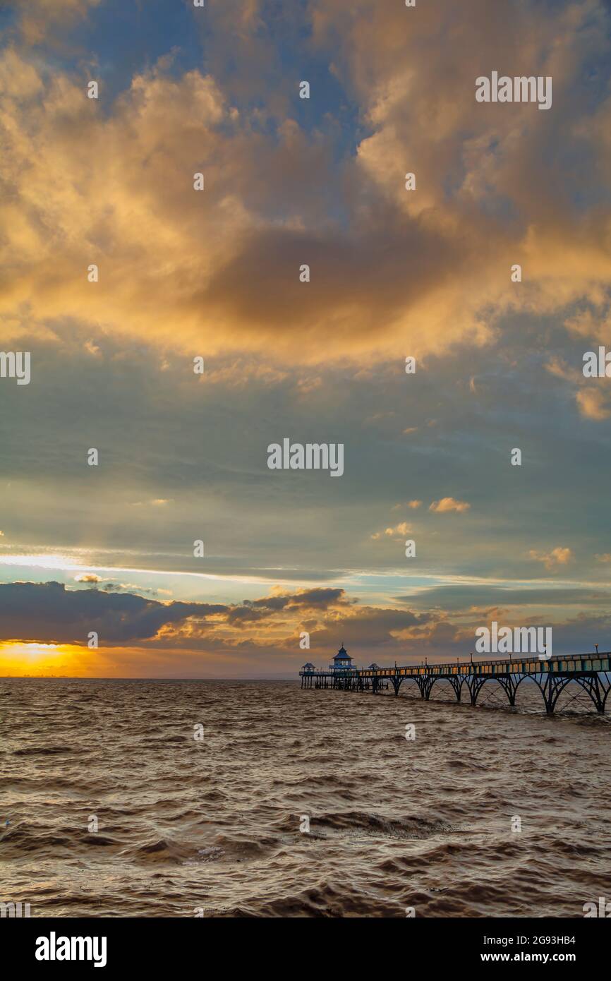 Clevedon Pier al tramonto Foto Stock