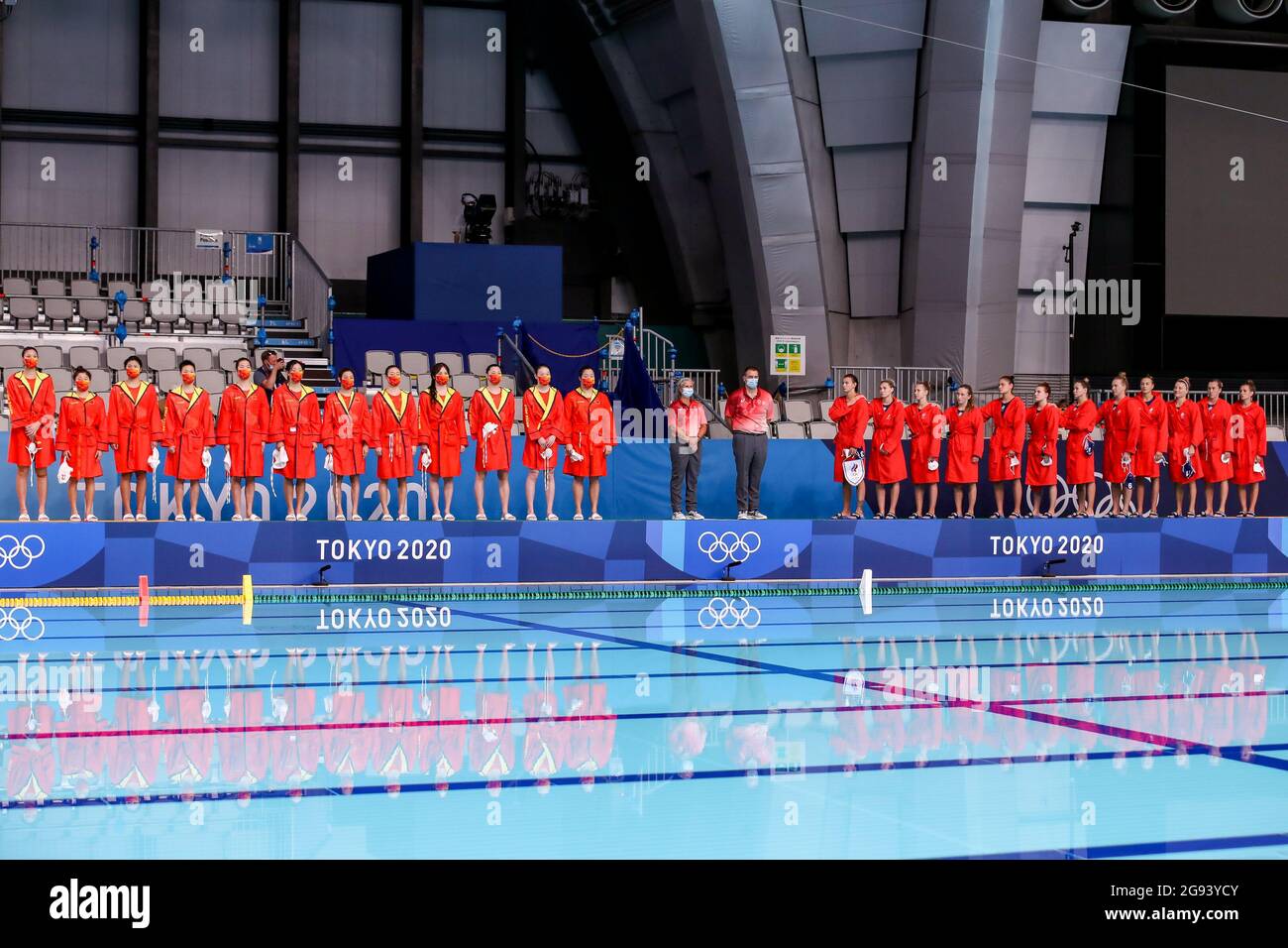 Tokyo, Giappone. 24 luglio 2021. TOKYO, GIAPPONE - LUGLIO 24: Line op team Cina e team ROC durante il Torneo Olimpico di Waterpolo di Tokyo 2020 incontro femminile tra Cina e ROC al Tatsumi Waterpolo Center il 24 luglio 2021 a Tokyo, Giappone (Foto di Marcel ter Bals/Orange Pictures) Credit: Orange Pics BV/Alamy Live News Foto Stock