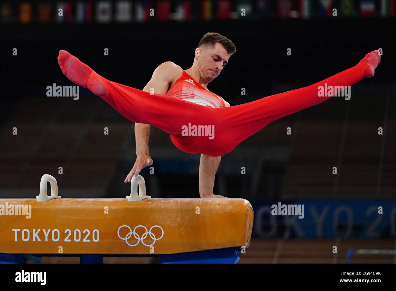 Tokyo, Giappone. 24 luglio 2021. Max Whitlock, del Team Gran Bretagna, sul cavallo di pummel durante la gara preliminare di ginnastica maschile al Centro di ginnastica Ariake durante i Giochi Olimpici di Tokyo, Giappone, sabato 24 luglio 2021. Foto di Richard Ellis/UPI. Credit: UPI/Alamy Live News Foto Stock