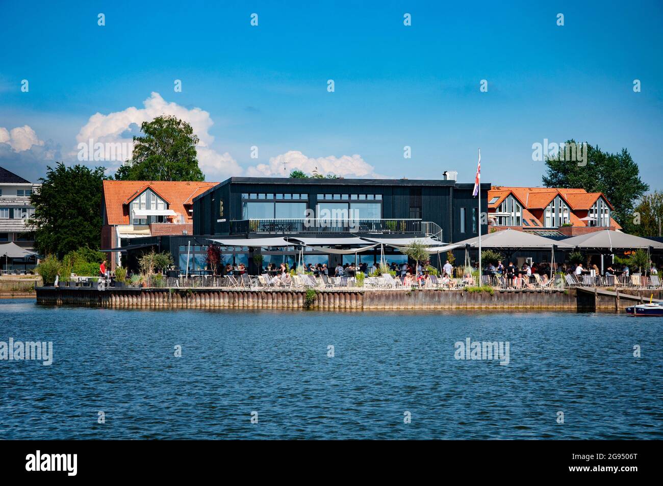 BOHMTE, GERMANIA. 27 GIUGNO 2021 Parco Naturale di Dammer. British Yacht Club. Sport nautici Foto Stock