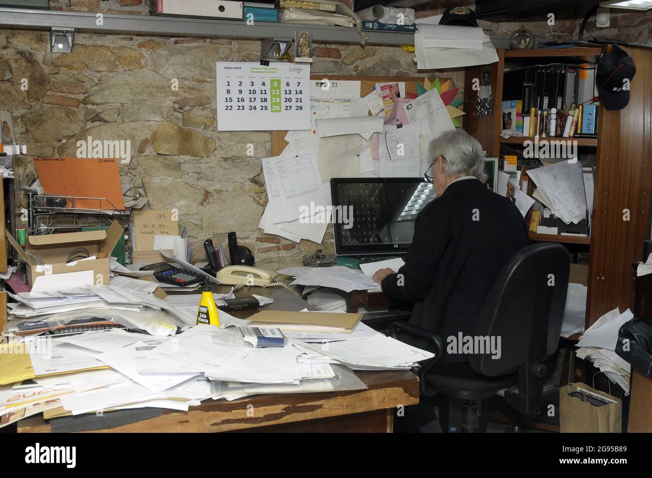 uomo freelance occupato Foto Stock