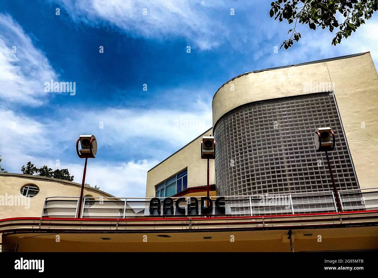Esempio di architettura in stile moderno Streamline a Glen Echo Park, Maryland Foto Stock