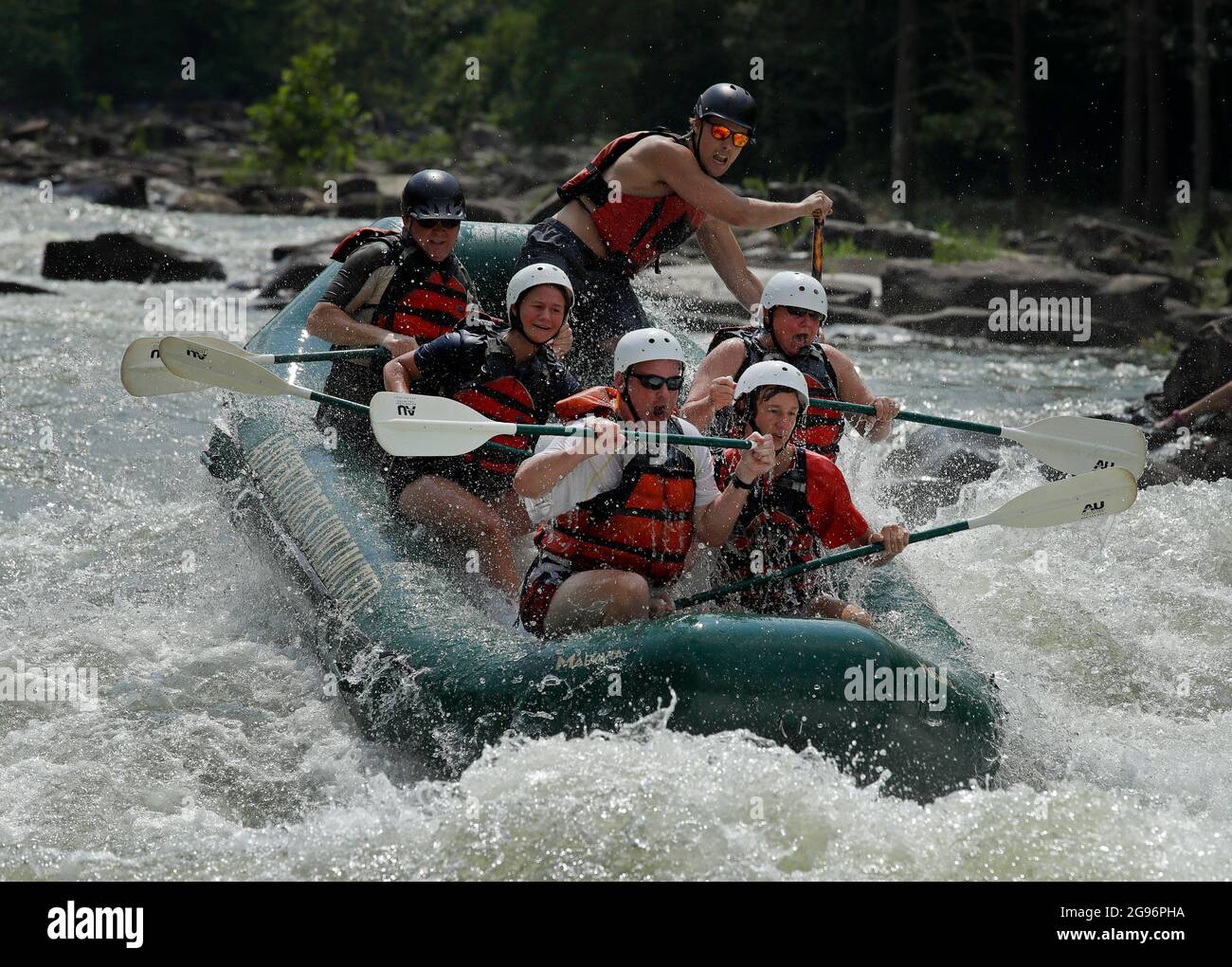 Rafting sul fiume Ocoee nella Cherokee National Forest Ducktown, Tennessee Foto Stock