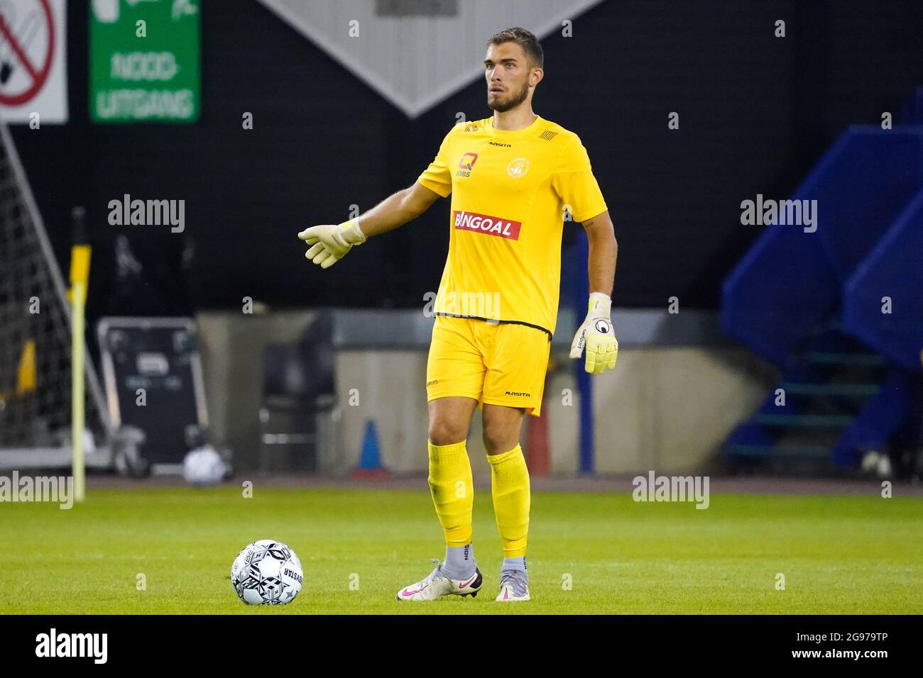 ARNHEM, PAESI BASSI - LUGLIO 24: Jari De Busser di Lommel SK durante il pre-season friendly match tra Vitesse e Lommel SK a Gelredome il 24 luglio 2021 ad Arnhem, Paesi Bassi (Foto di René Nijhuis/Orange Pictures) Foto Stock