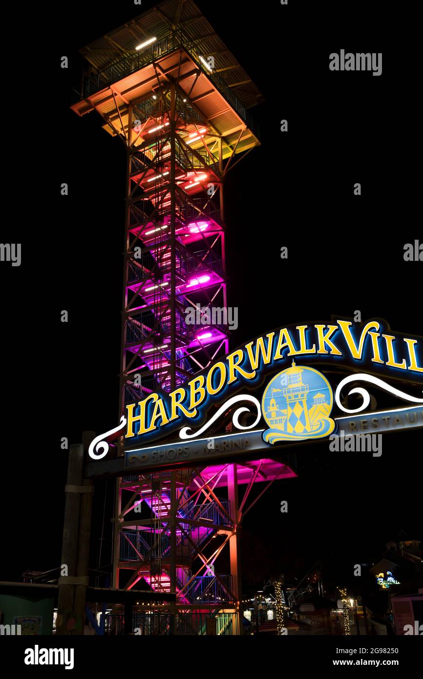 Zipline Tower all'HarborWalk Village, Destin, Florida, USA Foto Stock