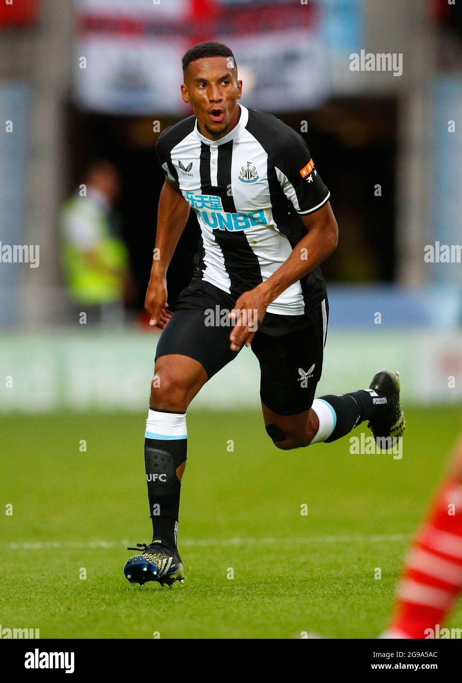 Doncaster, Inghilterra, 23 luglio 2021. Isaac Hayden di Newcastle si è Unito durante la partita pre-stagione allo stadio Keepmoat di Doncaster. L'immagine di credito dovrebbe essere: Lynne Cameron / Sportimage Foto Stock