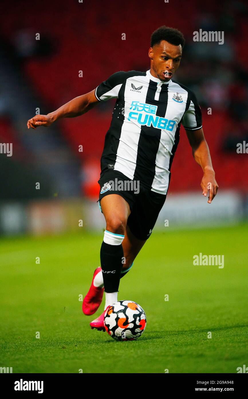 Doncaster, Inghilterra, 23 luglio 2021. Jacob Murphy di Newcastle si è Unito durante la partita pre-stagione amichevole al Keepmoat Stadium, Doncaster. L'immagine di credito dovrebbe essere: Lynne Cameron / Sportimage Foto Stock