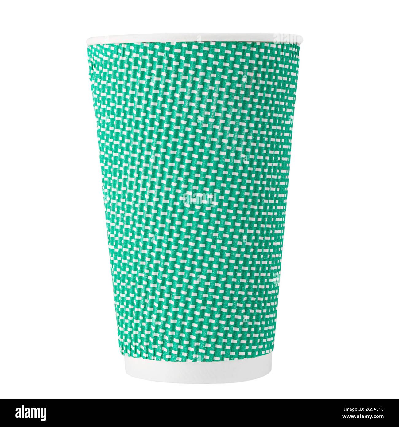 Tazza di carta verde per caffè, tè o acqua isolata su sfondo bianco. Capsule per liquidi. Il file contiene il percorso di ritaglio. Elemento di progettazione. Foto Stock