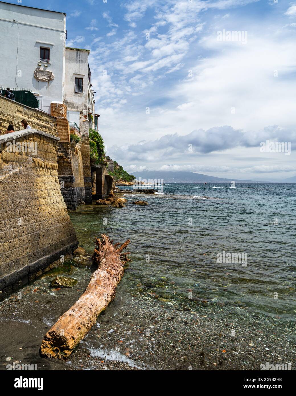 La famosa "Fenestrella di Marechiaro", un pittoresco punto di riferimento turistico a Posillipo, Napoli, Italia Foto Stock