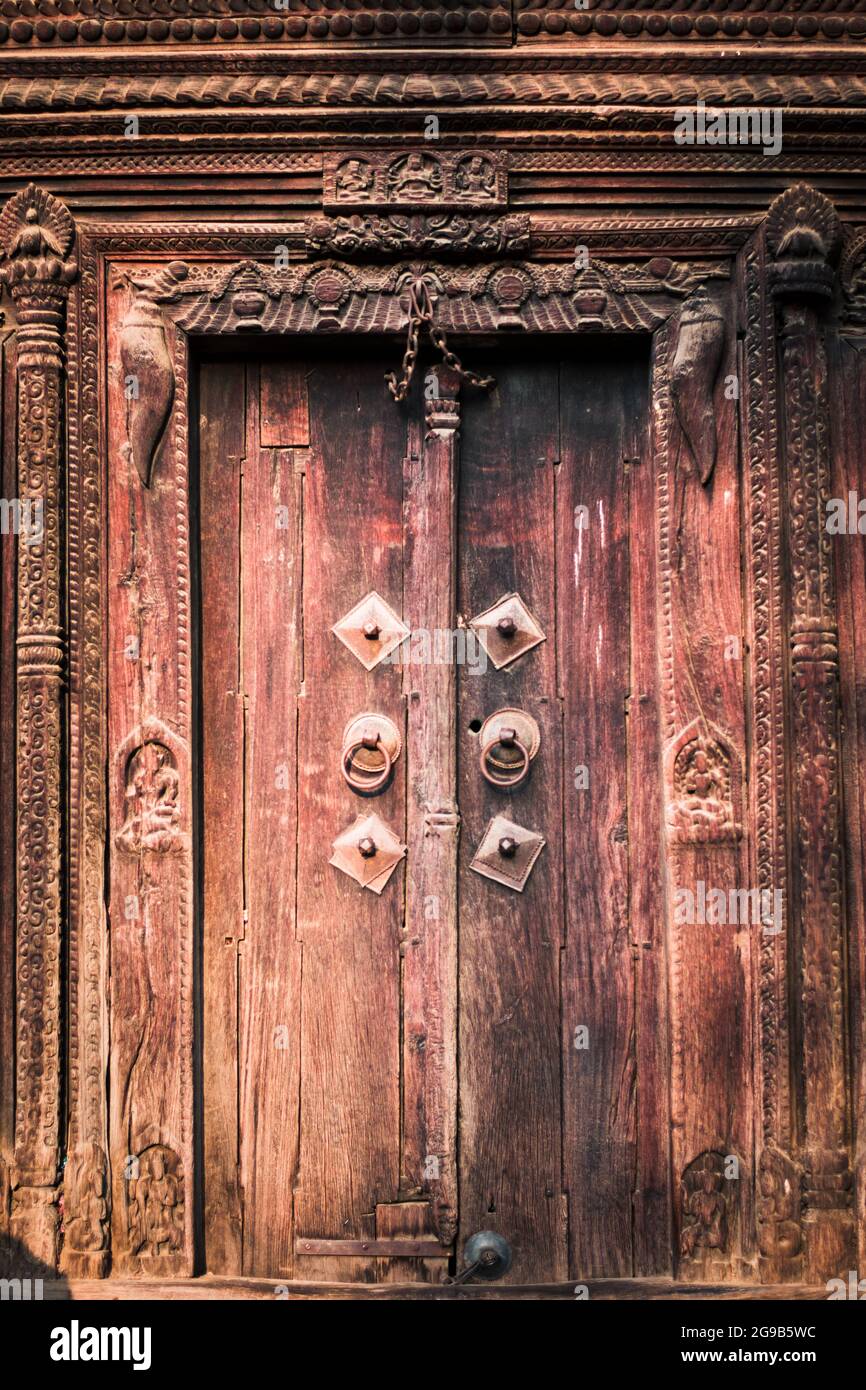 Pinterest architettura tradizionale nepalese | architettura in mattoni, architettura in legno, Foto Stock