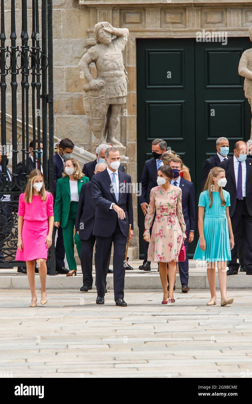 Re Felipe, la regina Letizia, la principessa Leonor e la principessa Sofia frequentano la giornata di San Giacomo alla Cattedrale di Santiago de Compostela, in Spagna, il 25 luglio 2021. Foto di Archie Andrews/ABACAPRESS.COM Foto Stock