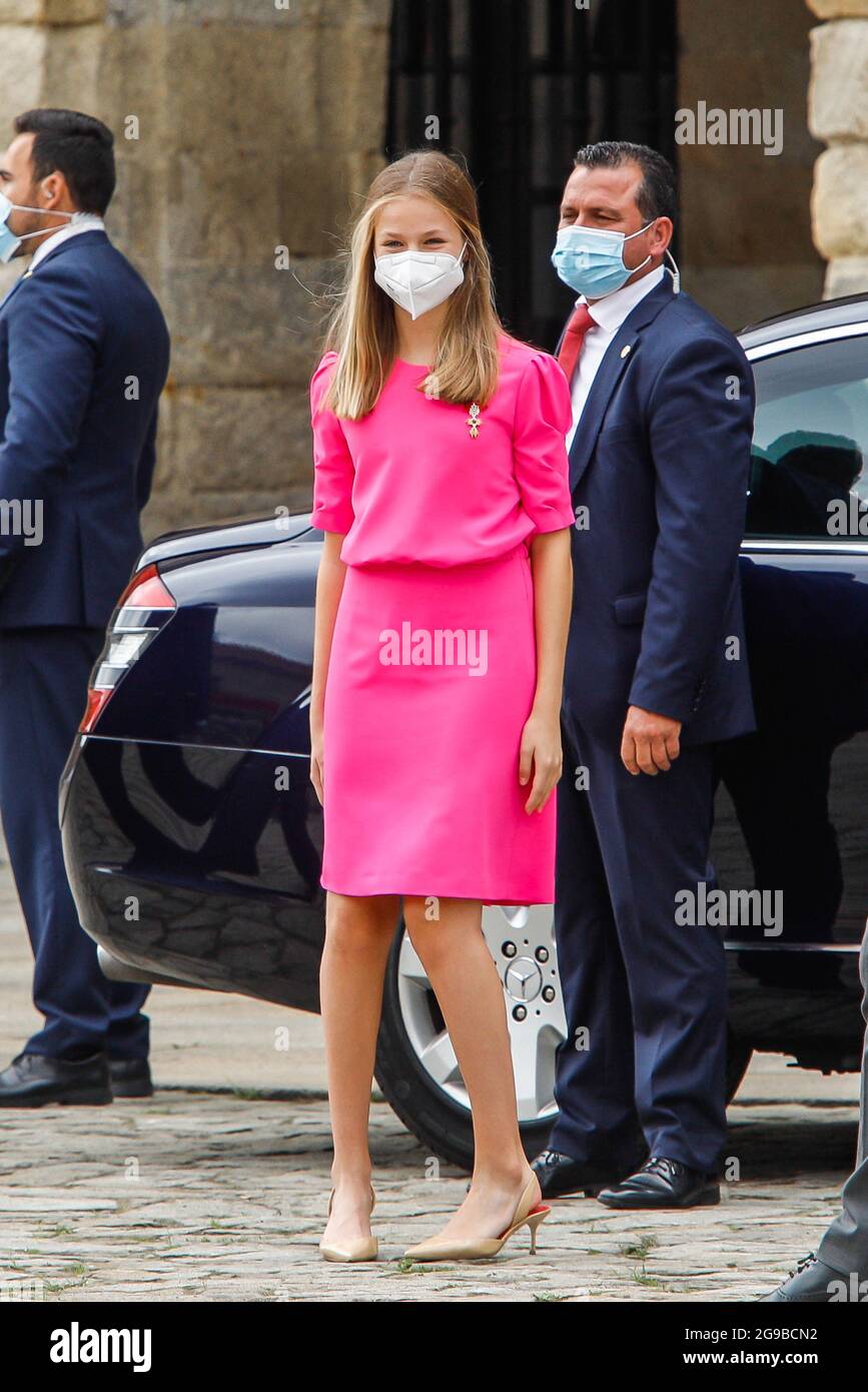 Re Felipe, la regina Letizia, la principessa Leonor e la principessa Sofia frequentano la giornata di San Giacomo alla Cattedrale di Santiago de Compostela, in Spagna, il 25 luglio 2021. Foto di Archie Andrews/ABACAPRESS.COM Foto Stock