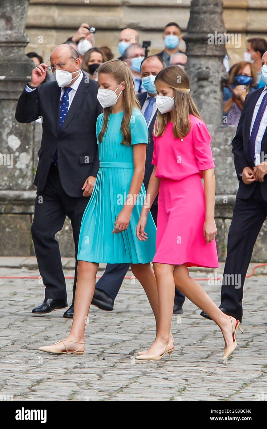 Re Felipe, la regina Letizia, la principessa Leonor e la principessa Sofia frequentano la giornata di San Giacomo alla Cattedrale di Santiago de Compostela, in Spagna, il 25 luglio 2021. Foto di Archie Andrews/ABACAPRESS.COM Foto Stock
