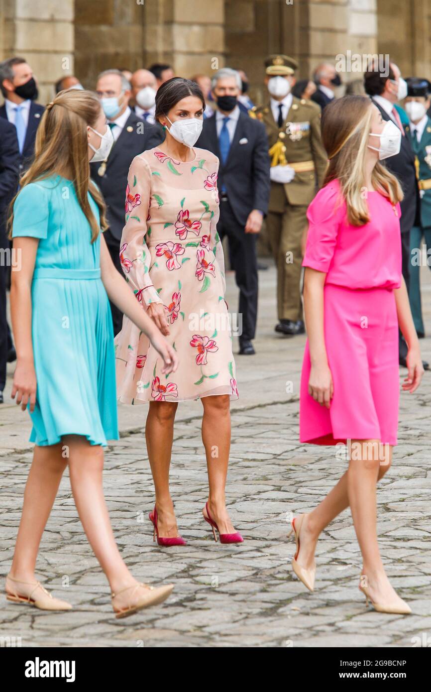 Re Felipe, la regina Letizia, la principessa Leonor e la principessa Sofia frequentano la giornata di San Giacomo alla Cattedrale di Santiago de Compostela, in Spagna, il 25 luglio 2021. Foto di Archie Andrews/ABACAPRESS.COM Foto Stock