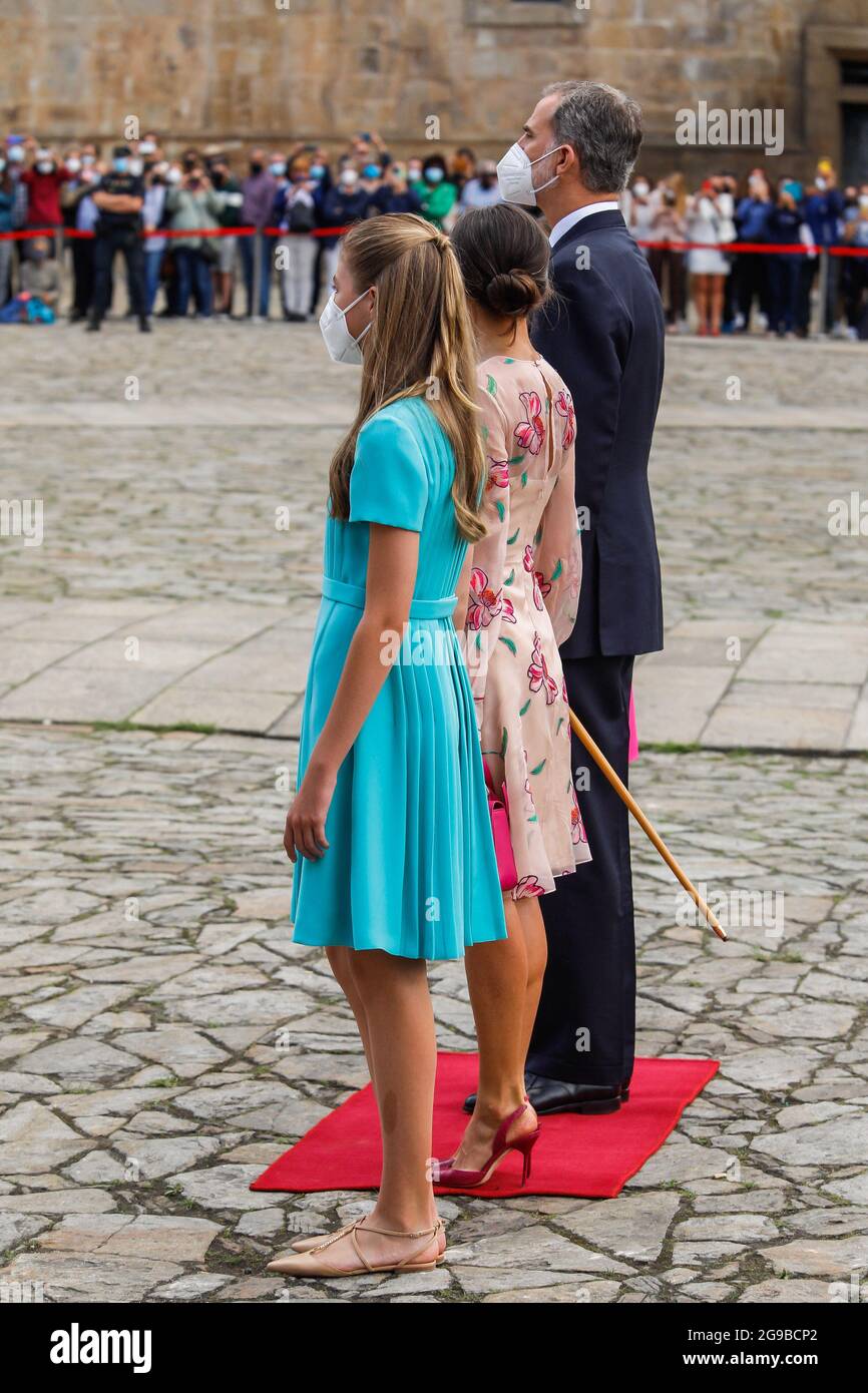Re Felipe, la regina Letizia, la principessa Leonor e la principessa Sofia frequentano la giornata di San Giacomo alla Cattedrale di Santiago de Compostela, in Spagna, il 25 luglio 2021. Foto di Archie Andrews/ABACAPRESS.COM Foto Stock