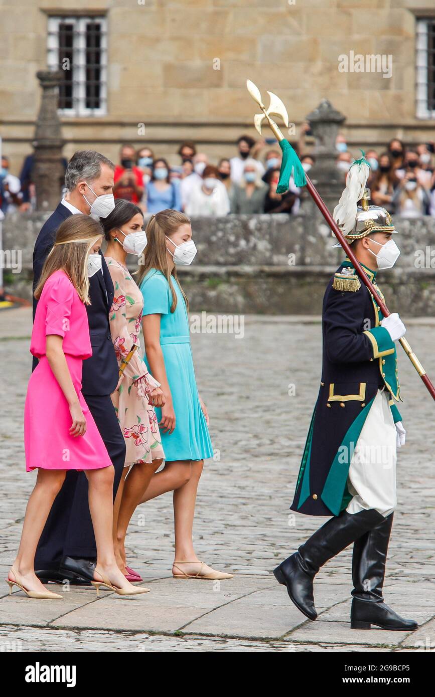 Re Felipe, la regina Letizia, la principessa Leonor e la principessa Sofia frequentano la giornata di San Giacomo alla Cattedrale di Santiago de Compostela, in Spagna, il 25 luglio 2021. Foto di Archie Andrews/ABACAPRESS.COM Foto Stock