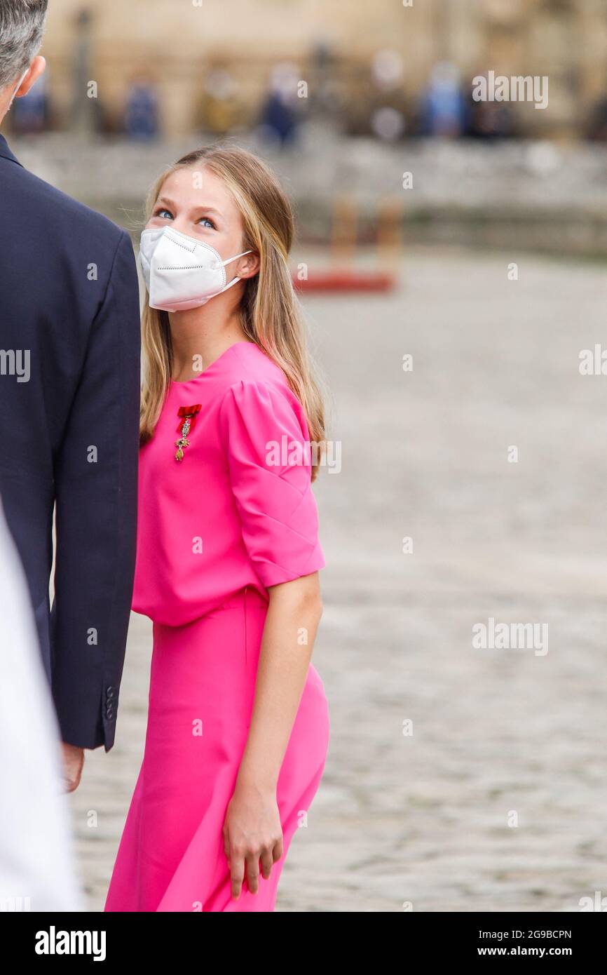 Re Felipe, la regina Letizia, la principessa Leonor e la principessa Sofia frequentano la giornata di San Giacomo alla Cattedrale di Santiago de Compostela, in Spagna, il 25 luglio 2021. Foto di Archie Andrews/ABACAPRESS.COM Foto Stock