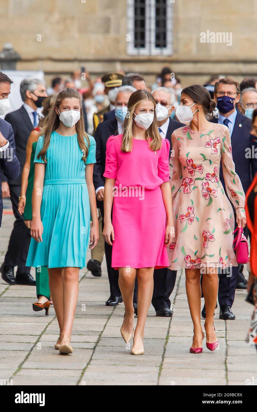 Re Felipe, la regina Letizia, la principessa Leonor e la principessa Sofia frequentano la giornata di San Giacomo alla Cattedrale di Santiago de Compostela, in Spagna, il 25 luglio 2021. Foto di Archie Andrews/ABACAPRESS.COM Foto Stock