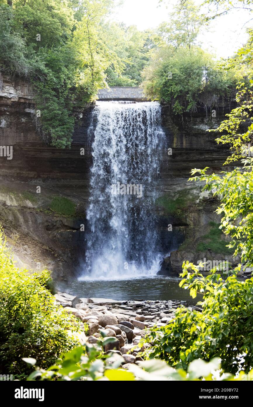 Cascate di Minnehaha al Minnehaha Park a Minneapolis, Minnesota, Stati Uniti. Foto Stock