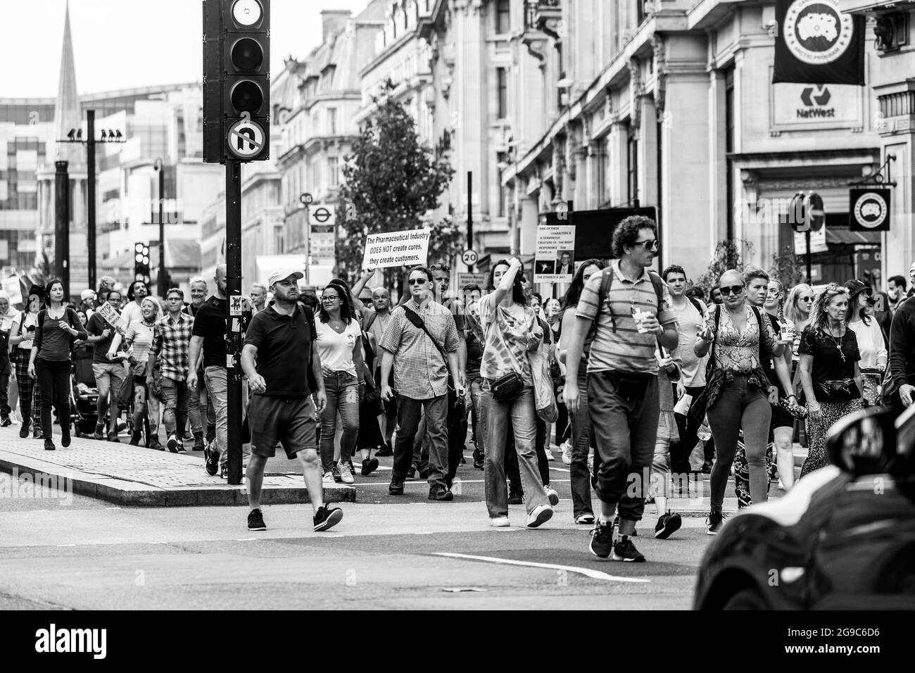 Londra lungo Regent's Street e Shopping Bags Foto Stock