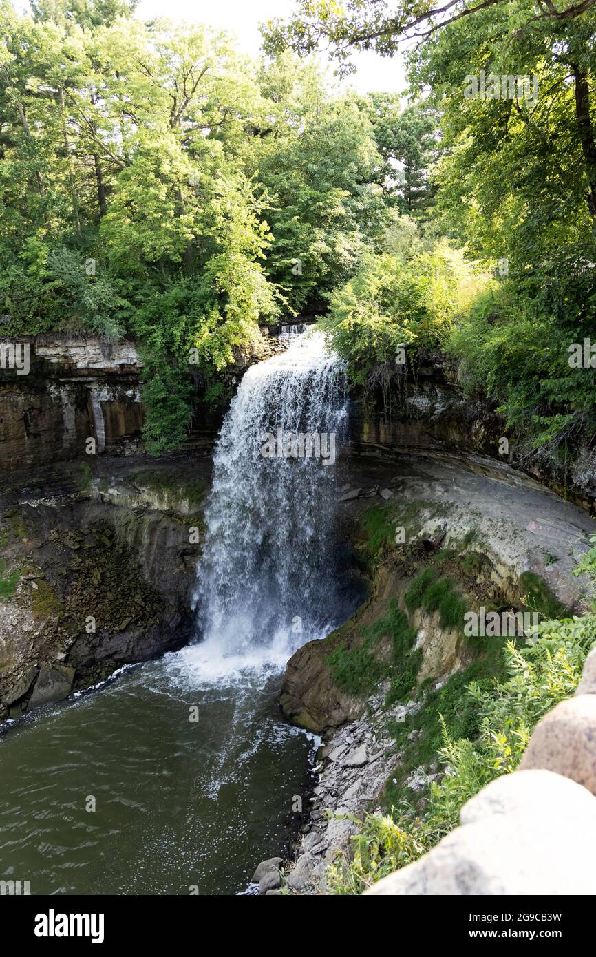 Cascate di Minnehaha al Minnehaha Park a Minneapolis, Minnesota, Stati Uniti. Foto Stock