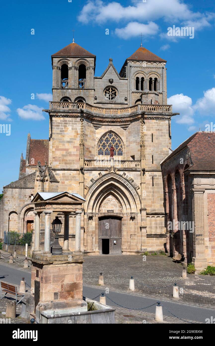 Souvigny. Saint-Peter e St-Paul Priory Church , Allier Department, Auvergne-Rhone-Alpes, Francia Foto Stock