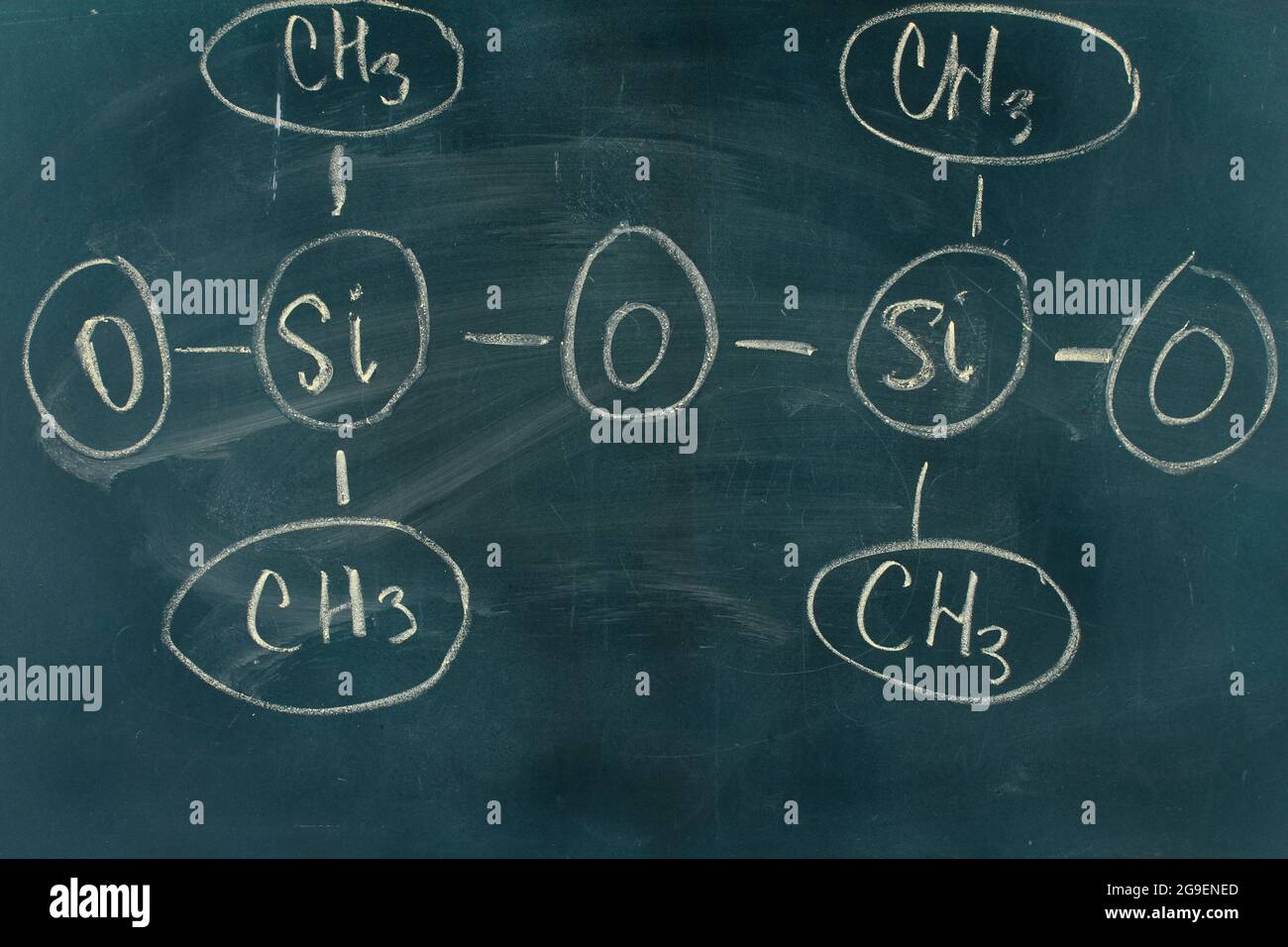 Struttura chimica formula scritta sulla lavagna con gesso Foto stock - Alamy
