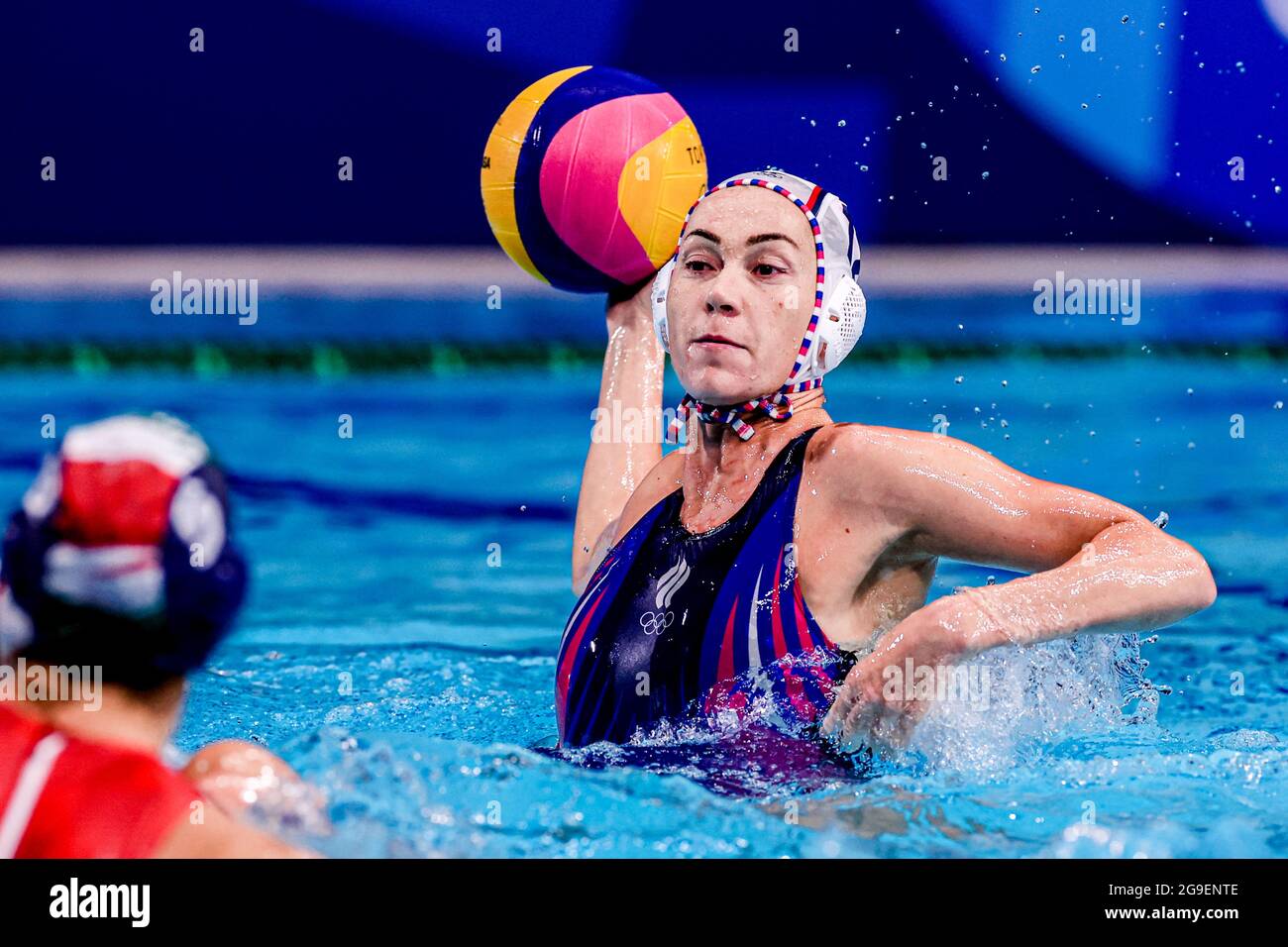 TOKYO, GIAPPONE - LUGLIO 26: Nadezhda Glyzina di ROC durante il Torneo Olimpico di Waterpolo di Tokyo 2020 incontro femminile tra il Team ROC e il Team Ungheria al Tatsumi Waterpolo Center il 26 luglio 2021 a Tokyo, Giappone (Foto di Marcel ter Bals/Orange Pictures) Credit: Orange Pics BV/Alamy Live News Foto Stock