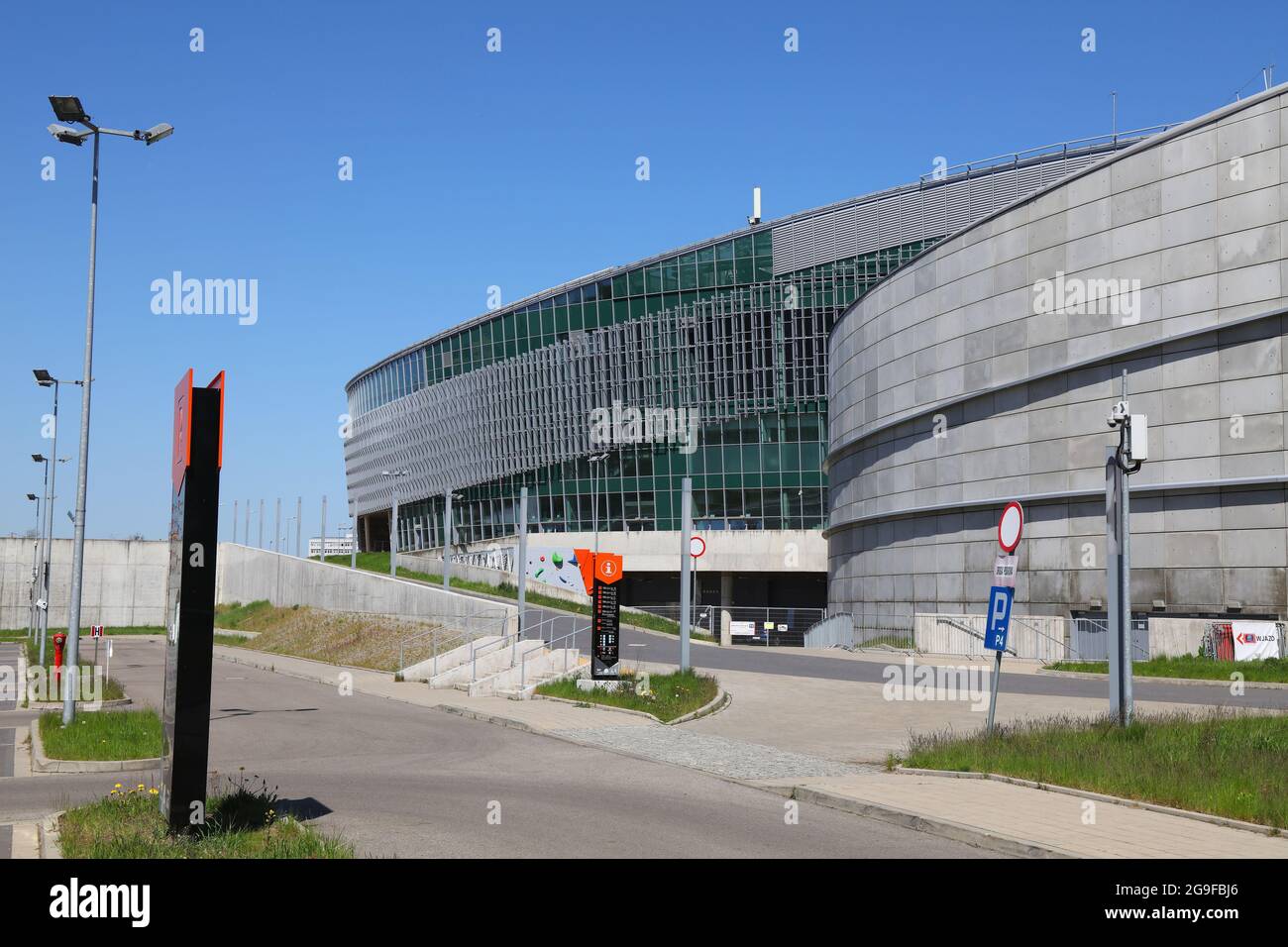 GLIWICE, POLONIA - 11 MAGGIO 2021: Arena Gliwice arena polivalente al coperto in Polonia. È una delle più grandi sale per lo sport e l'intrattenimento della Polonia. Foto Stock