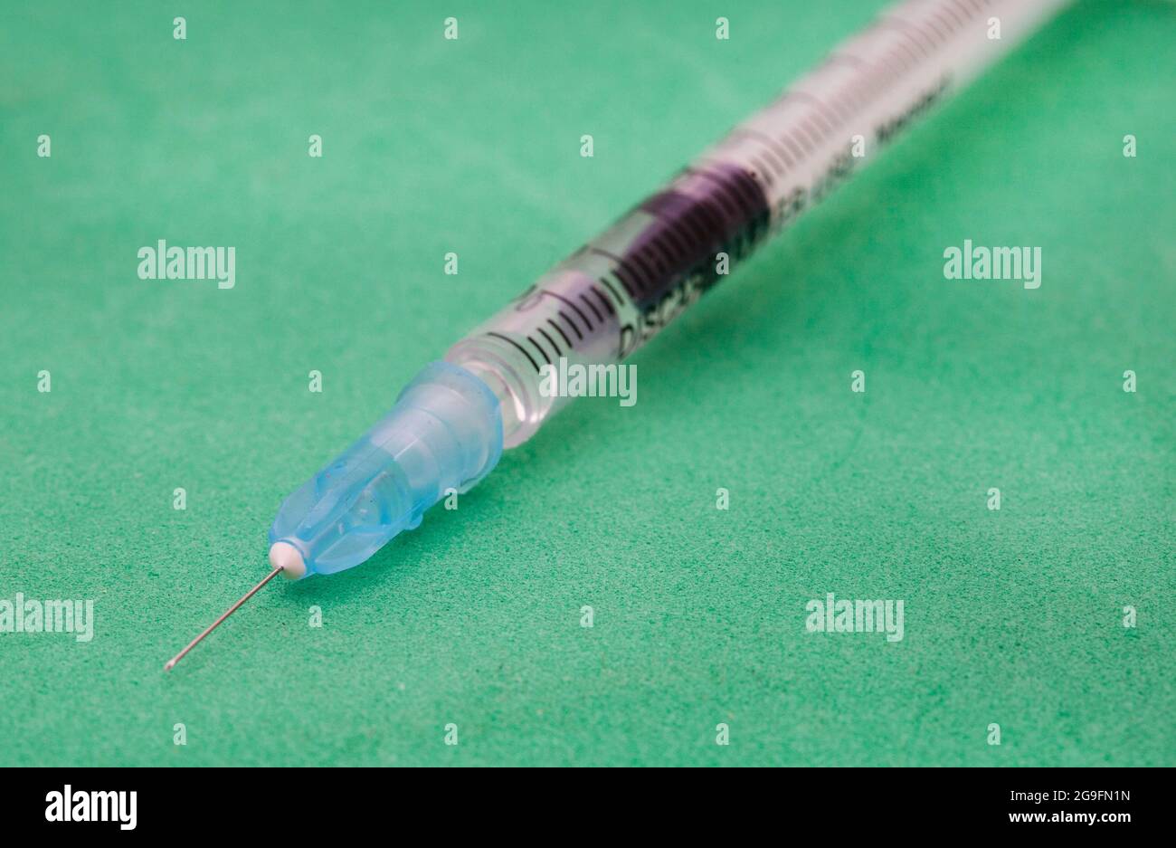 siringa medica e ago in primo piano Foto Stock