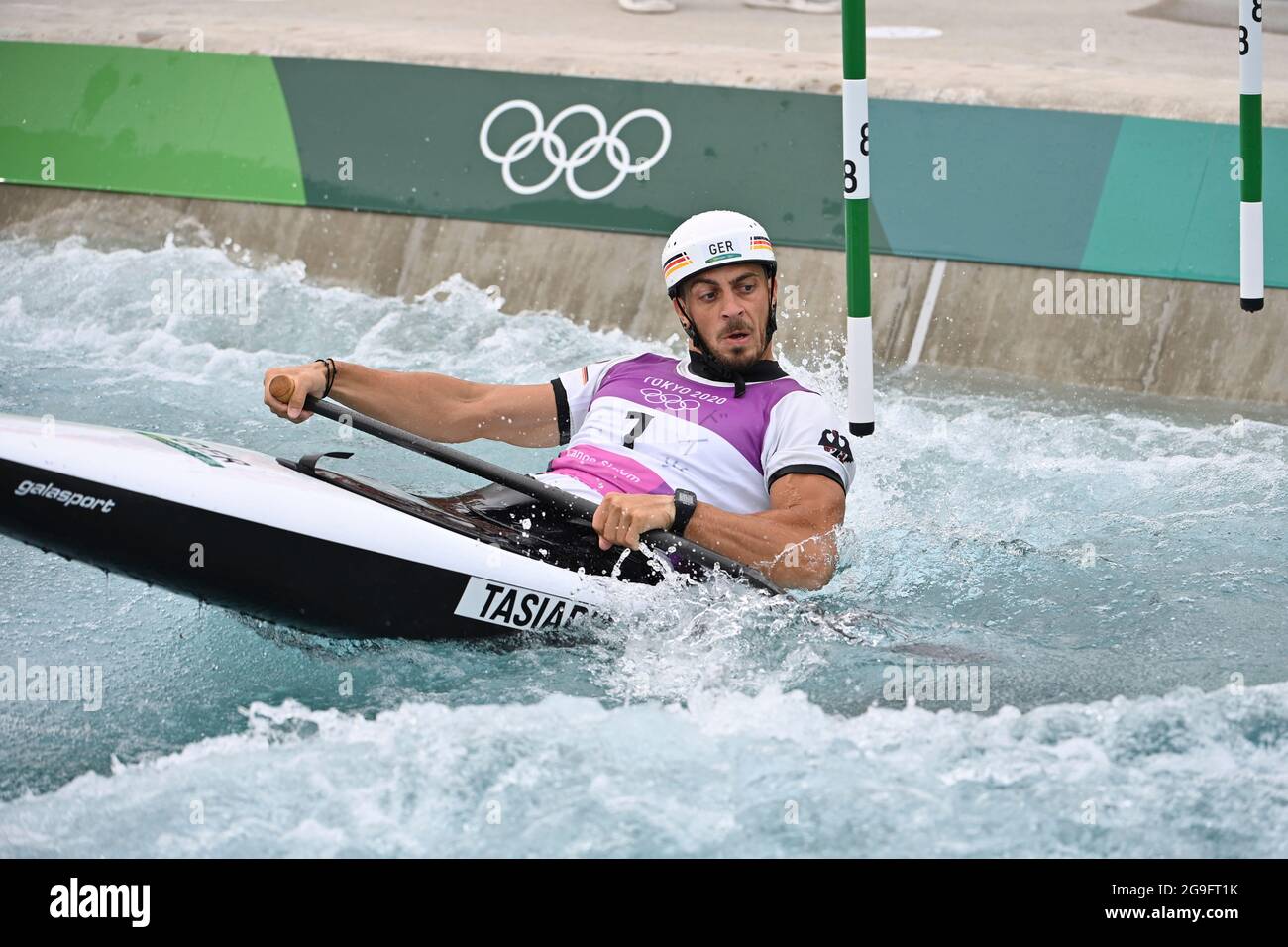 Sideris TASIADIS (GER), Canadier Eine Maenner, Men`s Canoe, 3° posto, bronzo, azione. Canadiani di uomini, slalom canoe, slalom C1 canoe, acqua bianca il 07/26/2021, Kasai Canoe Slalom Center. Olimpiadi estive 2020, dal 23.07. - 08.08.2021 a Tokyo / Giappone. Foto Stock