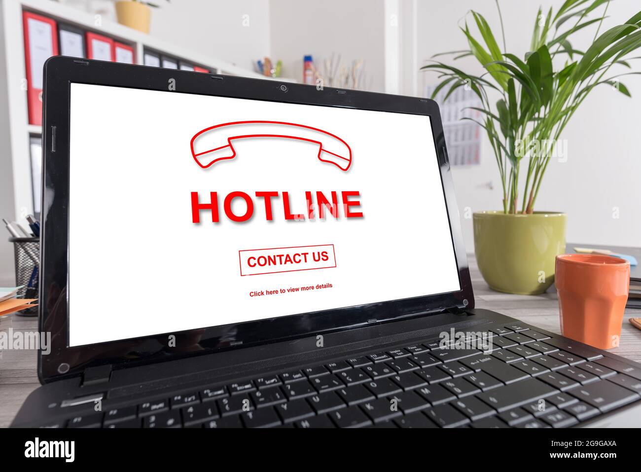 Schermo per laptop con concetto di hotline Foto Stock