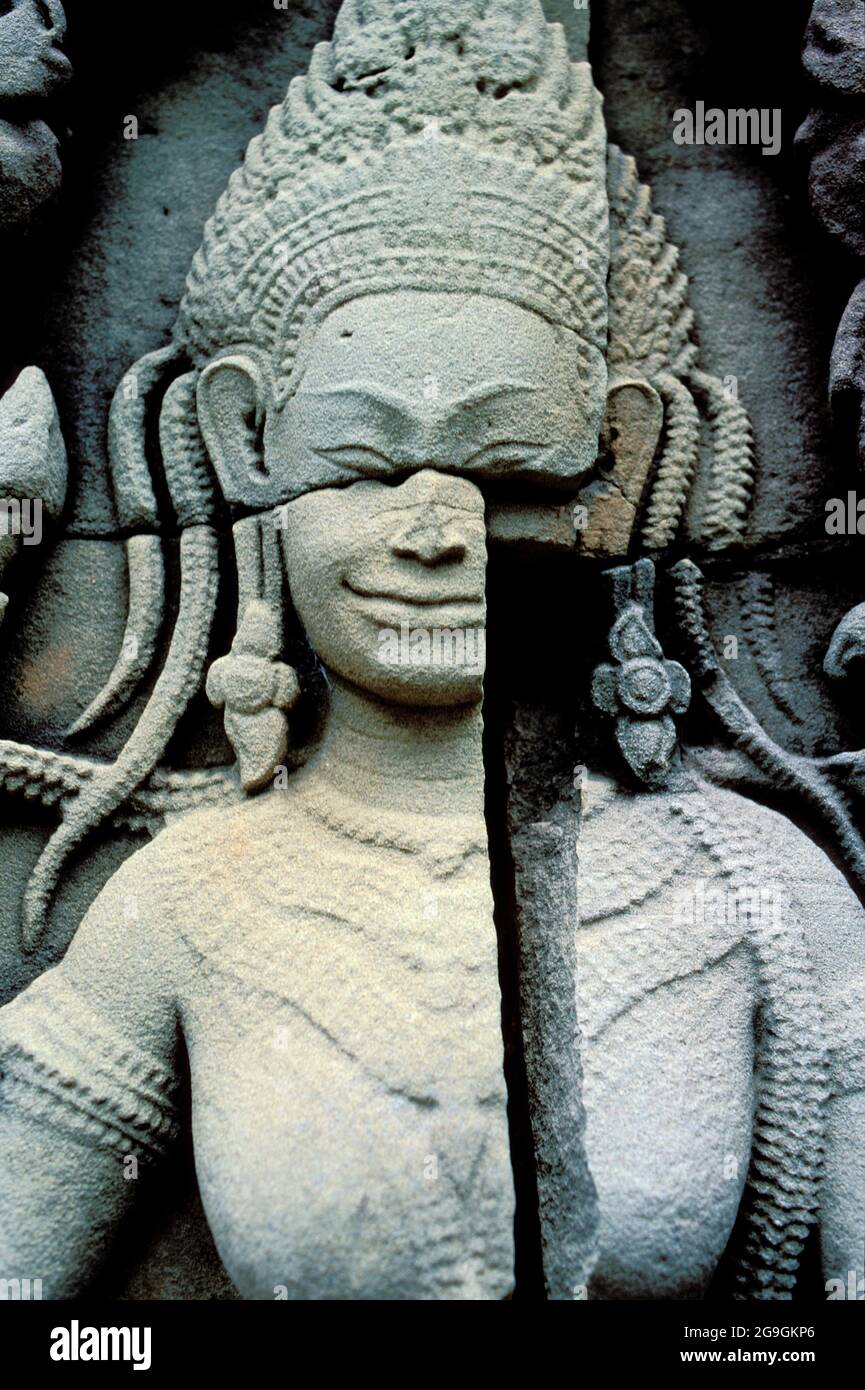 Sud-est asiatico, Cambogia, Siem Reap Provincia, sito di Angkor, patrimonio mondiale dell'UNESCO dal 1992, Ta Prohm tempio costruito nel 1186 dal re Jayavarman VI Foto Stock