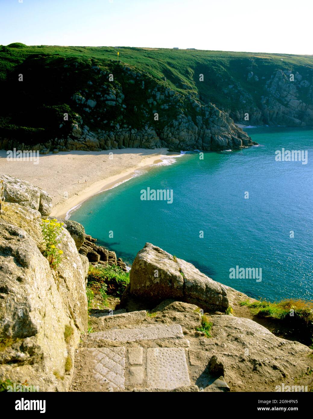 porth curno spiaggia vicino terra fine, lontano ovest di cornovaglia, inghilterra. Foto Stock