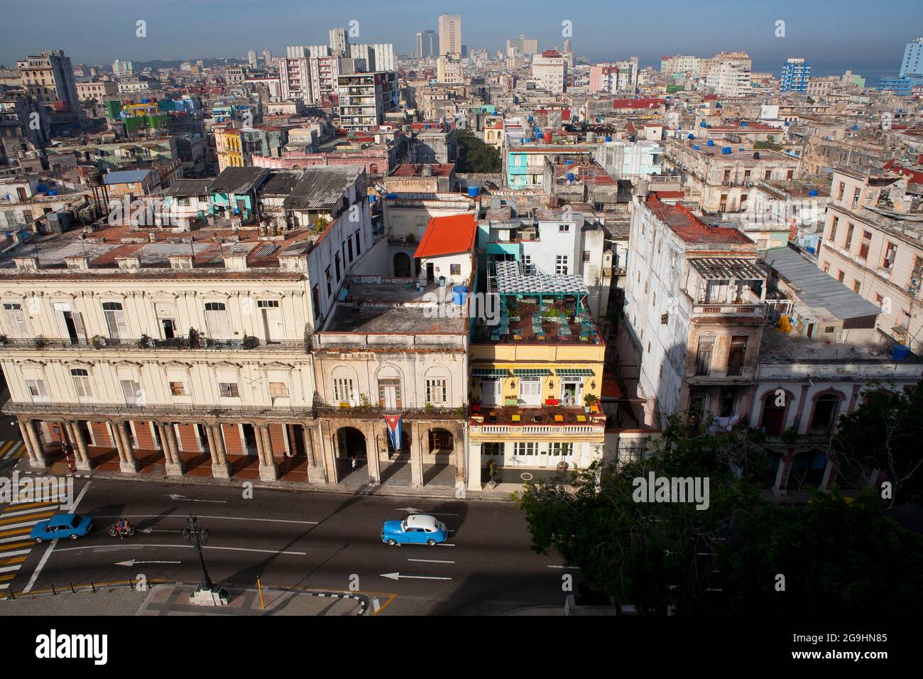 La linea aerea dell'Avana Cuba si affaccia sui tetti dalla piazza centrale Foto Stock