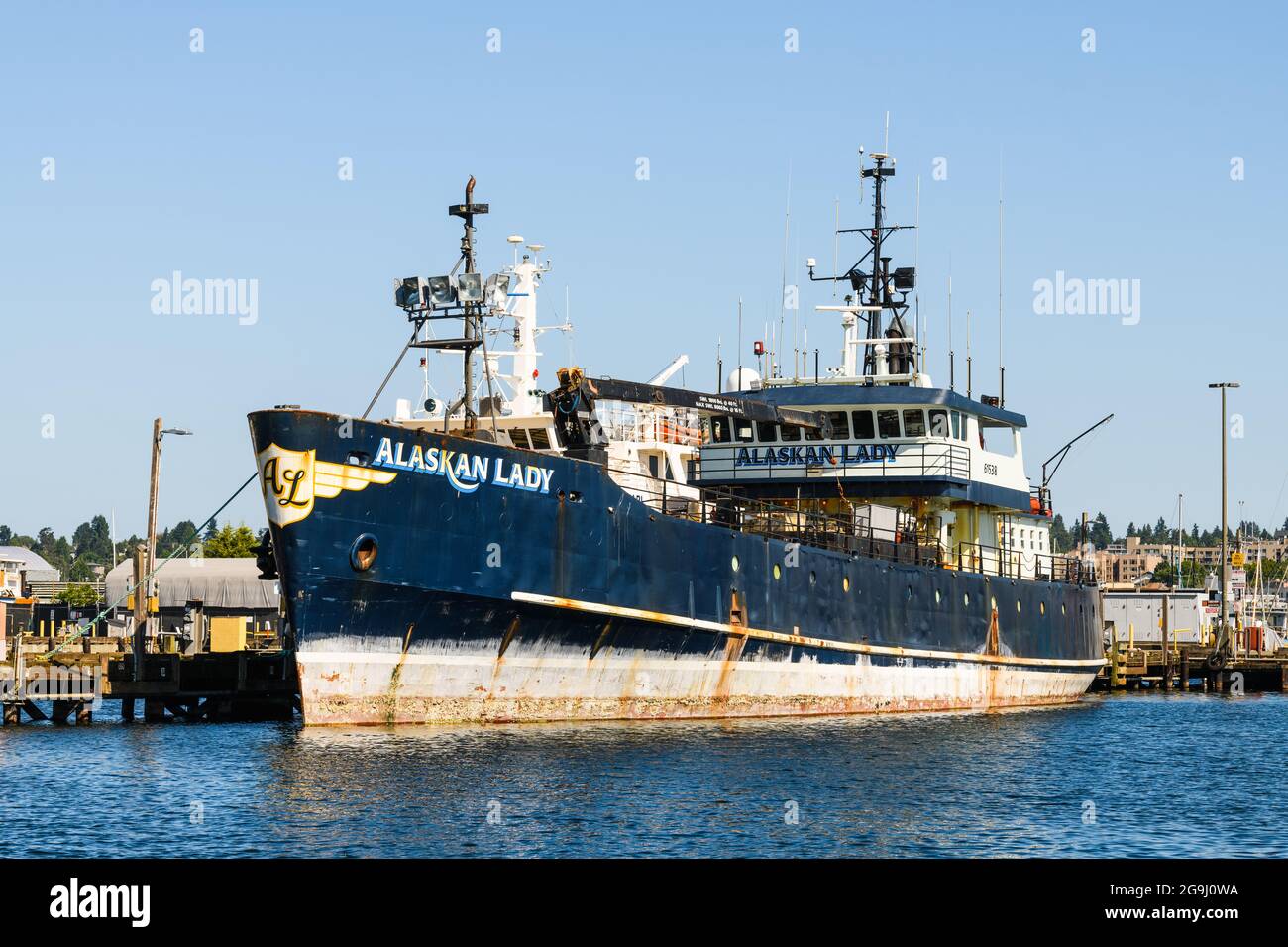 Seattle - 25 luglio 2021; nave da pesca Alaskan Lady ormeggiata al Fisherman's Terminal a Seattle. Fu costruita nel 1944 a New Orleans. Foto Stock