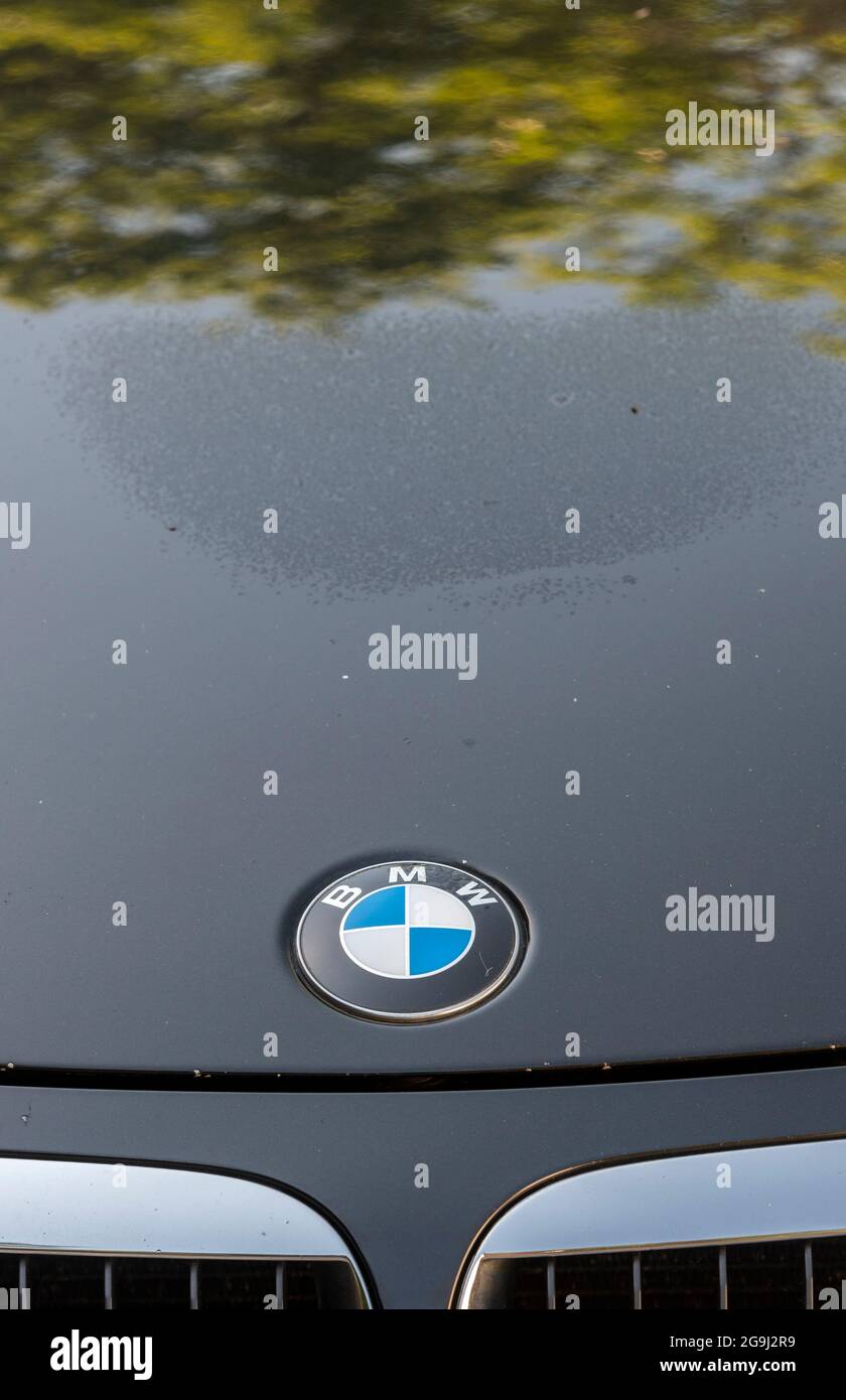 Griglia radiatore auto BMW con logo o insegne BMW Foto Stock