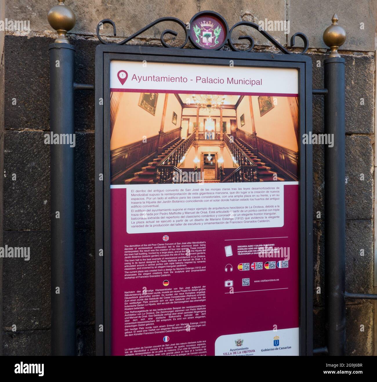 La Orotava, Tenerife, Spagna-01 gennaio 2020, vista sul segno Palacio Municipal - Ayuntamiento a la Orotava città, Isole Canarie Foto Stock