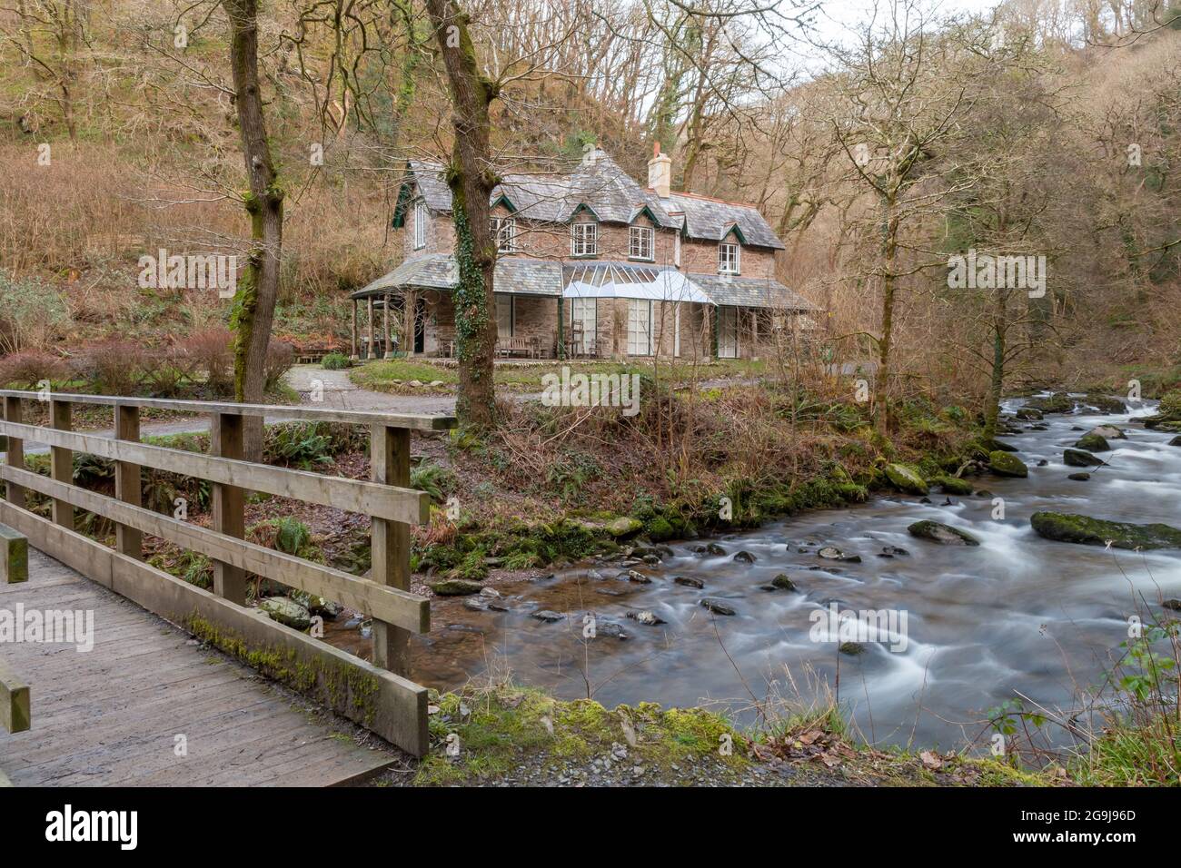 Vista della casa di Watersmeet nel parco nazionale di Exmoor Foto Stock